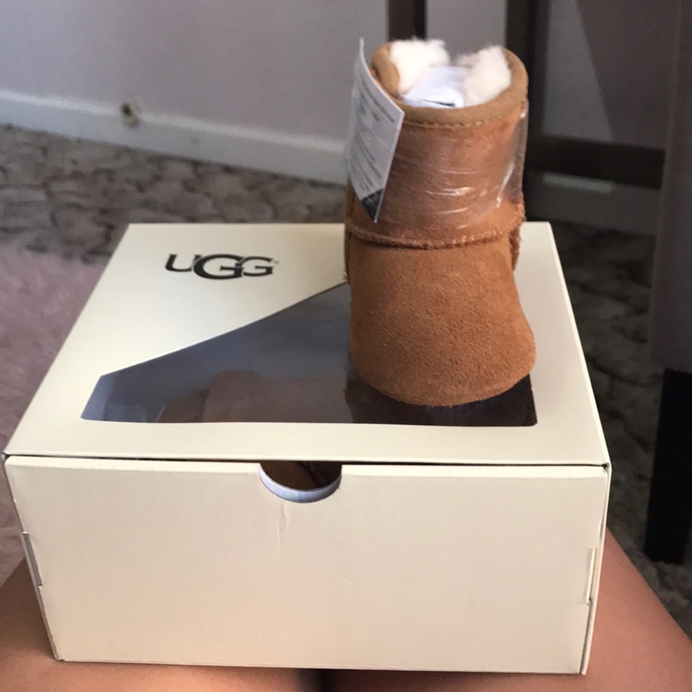 NWT baby girl Ugg boots